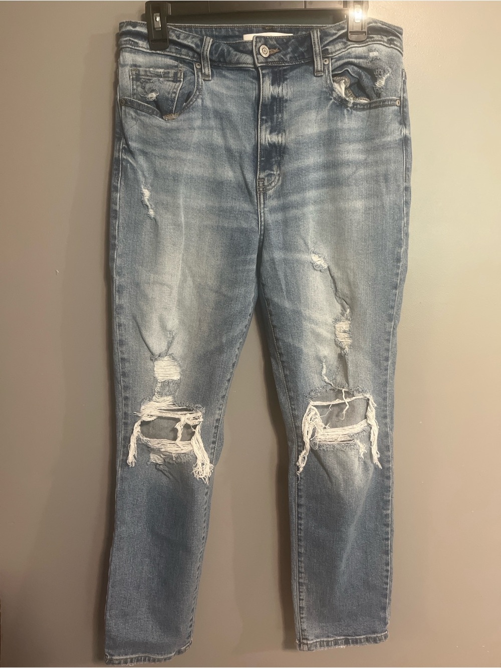 eunina Light Blue Distressed Cropped Jeans